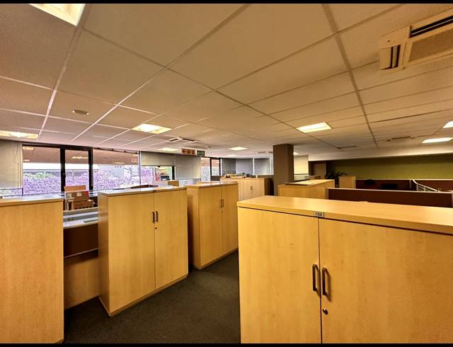 2,470M² OFFICE TO LET IN PARKTOWN